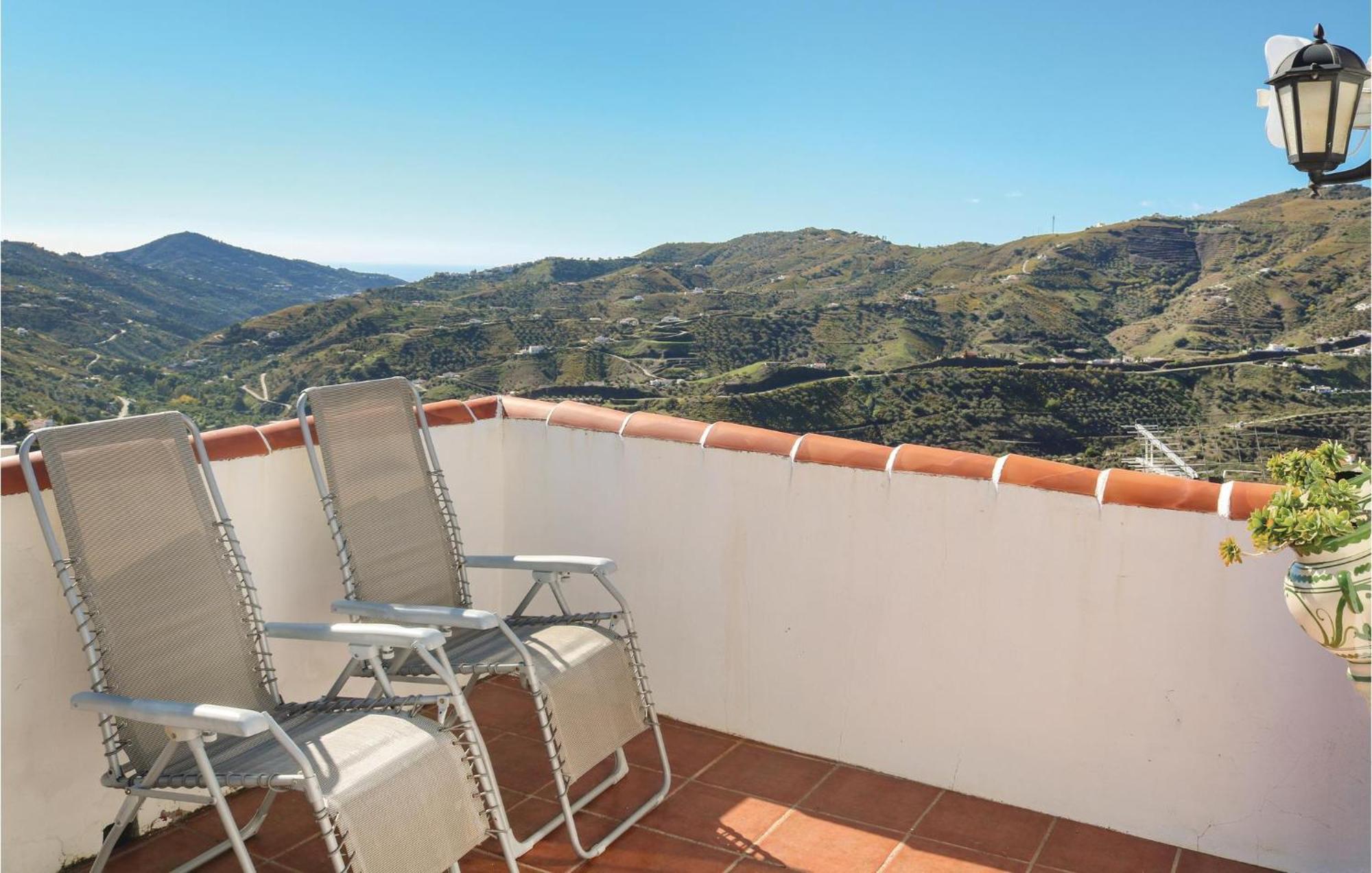 Nice Home In Canillas De Albaida With Wifi Exteriör bild